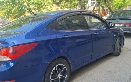 Hyundai Solaris II рестайлинг, 2011 год, 530 000 рублей, 3 фотография
