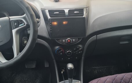 Hyundai Solaris II рестайлинг, 2011 год, 530 000 рублей, 7 фотография