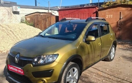 Renault Sandero II рестайлинг, 2015 год, 910 000 рублей, 1 фотография