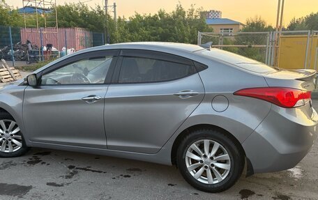 Hyundai Avante, 2011 год, 850 000 рублей, 4 фотография