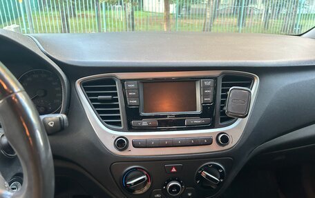 Hyundai Solaris II рестайлинг, 2018 год, 1 520 000 рублей, 5 фотография
