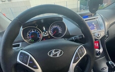 Hyundai Avante, 2011 год, 850 000 рублей, 9 фотография