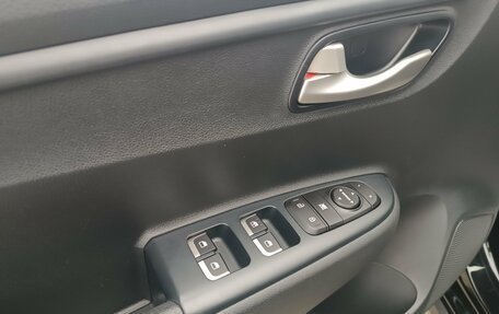 KIA Rio IV, 2021 год, 1 799 000 рублей, 10 фотография