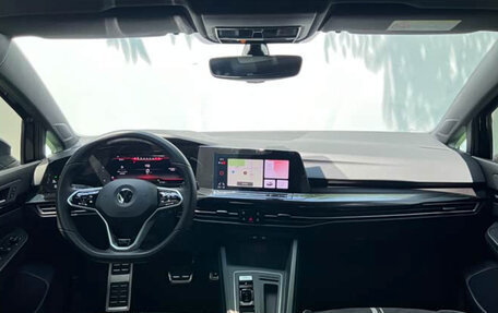 Volkswagen Golf VIII, 2023 год, 1 534 000 рублей, 7 фотография