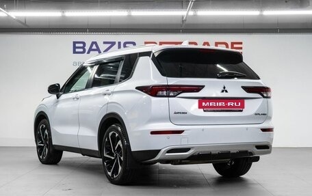 Mitsubishi Outlander, 2024 год, 3 600 000 рублей, 8 фотография