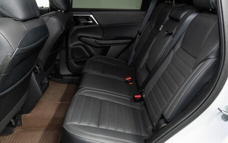 Mitsubishi Outlander, 2024 год, 3 600 000 рублей, 15 фотография
