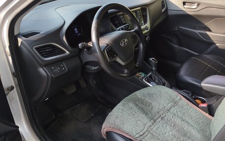 Hyundai Solaris II рестайлинг, 2017 год, 1 300 000 рублей, 9 фотография