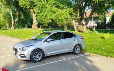 Hyundai Solaris II рестайлинг, 2017 год, 1 300 000 рублей, 14 фотография