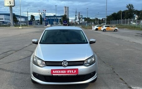 Volkswagen Polo VI (EU Market), 2011 год, 719 000 рублей, 2 фотография