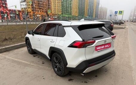 Toyota RAV4, 2024 год, 3 850 000 рублей, 4 фотография