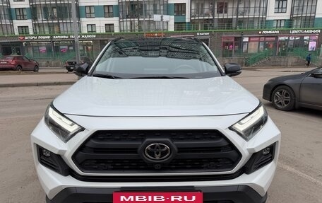 Toyota RAV4, 2024 год, 3 850 000 рублей, 2 фотография