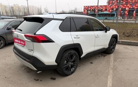 Toyota RAV4, 2024 год, 3 850 000 рублей, 5 фотография