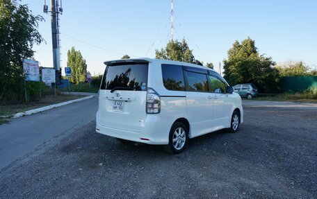 Toyota Voxy II, 2010 год, 1 500 000 рублей, 5 фотография
