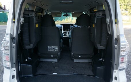 Toyota Voxy II, 2010 год, 1 500 000 рублей, 21 фотография