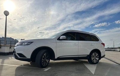 Mitsubishi Outlander III рестайлинг 3, 2019 год, 2 200 000 рублей, 1 фотография
