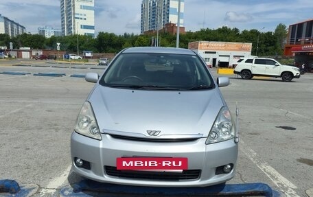Toyota Wish II, 2005 год, 990 000 рублей, 2 фотография