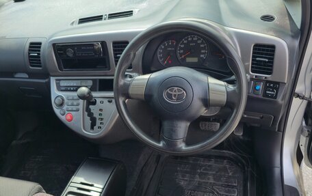 Toyota Wish II, 2005 год, 990 000 рублей, 15 фотография