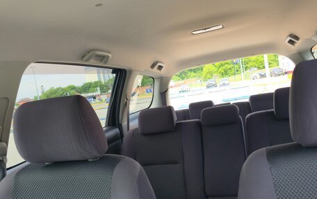 Toyota Wish II, 2005 год, 990 000 рублей, 24 фотография