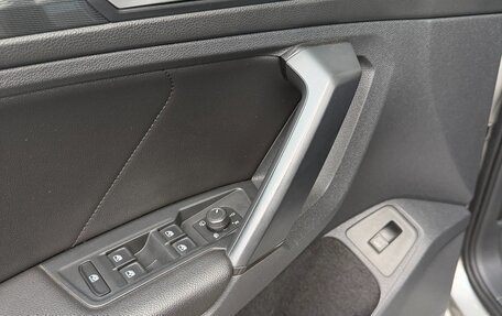 Volkswagen Tiguan II, 2018 год, 3 350 000 рублей, 18 фотография