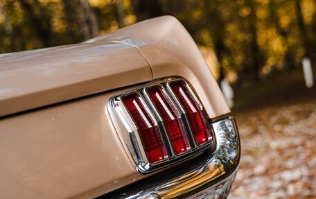 Ford Mustang VI рестайлинг, 1966 год, 12 500 000 рублей, 18 фотография