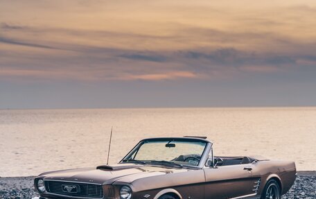Ford Mustang VI рестайлинг, 1966 год, 12 500 000 рублей, 25 фотография