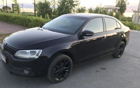 Volkswagen Jetta VI, 2012 год, 1 000 000 рублей, 2 фотография