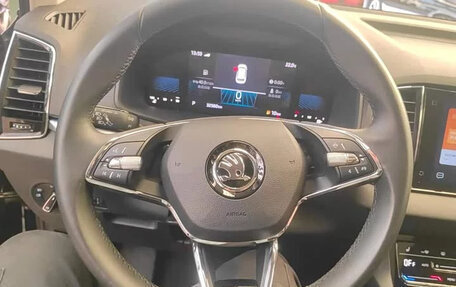 Skoda Karoq I, 2023 год, 1 700 000 рублей, 5 фотография