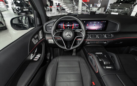 Mercedes-Benz GLS, 2024 год, 16 500 000 рублей, 2 фотография