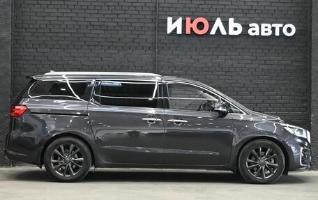 KIA Carnival III, 2020 год, 3 130 000 рублей, 8 фотография