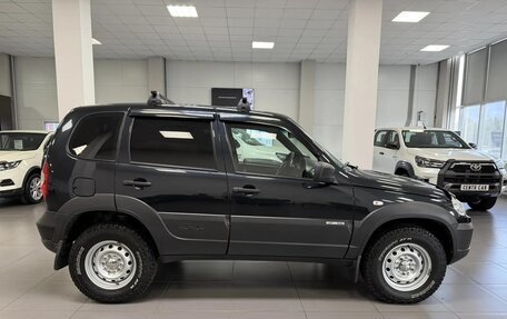 Chevrolet Niva I рестайлинг, 2018 год, 795 000 рублей, 6 фотография
