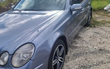 Mercedes-Benz E-Класс, 2004 год, 900 000 рублей, 4 фотография