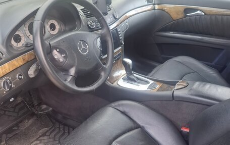 Mercedes-Benz E-Класс, 2004 год, 900 000 рублей, 11 фотография