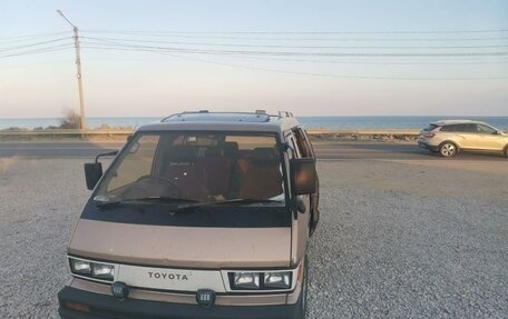 Toyota MasterAce Surf, 1985 год, 220 000 рублей, 2 фотография