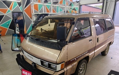 Toyota MasterAce Surf, 1985 год, 220 000 рублей, 6 фотография