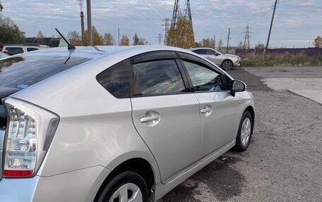 Toyota Prius, 2011 год, 1 000 000 рублей, 3 фотография