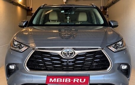 Toyota Highlander, 2021 год, 7 900 000 рублей, 1 фотография