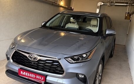 Toyota Highlander, 2021 год, 7 900 000 рублей, 3 фотография