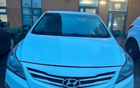 Hyundai Solaris II рестайлинг, 2015 год, 600 000 рублей, 3 фотография