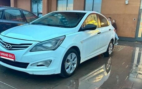 Hyundai Solaris II рестайлинг, 2015 год, 600 000 рублей, 2 фотография