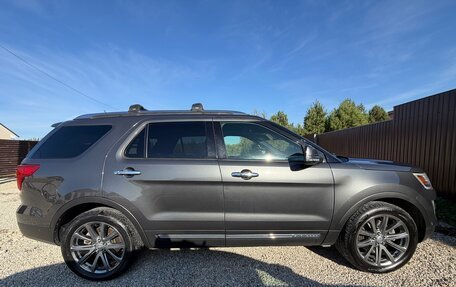 Ford Explorer VI, 2017 год, 2 490 000 рублей, 2 фотография