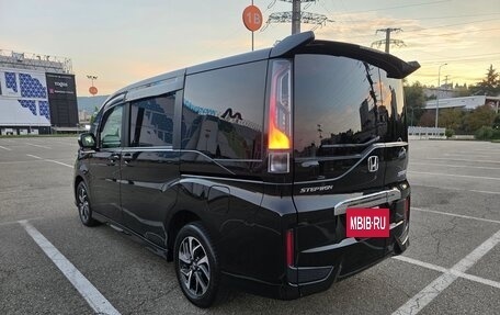 Honda Stepwgn IV, 2018 год, 2 090 000 рублей, 5 фотография
