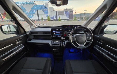 Honda Stepwgn IV, 2018 год, 2 090 000 рублей, 12 фотография