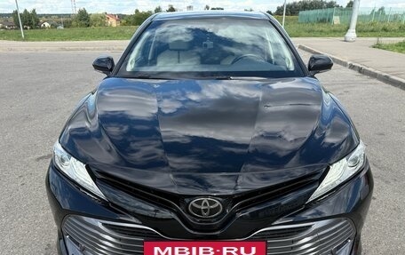 Toyota Camry, 2020 год, 3 050 000 рублей, 10 фотография