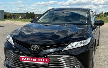 Toyota Camry, 2020 год, 3 050 000 рублей, 8 фотография