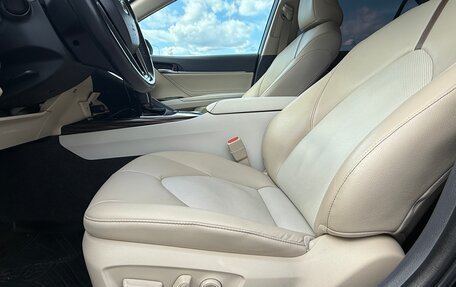 Toyota Camry, 2020 год, 3 050 000 рублей, 16 фотография