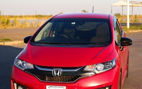 Honda Fit III, 2016 год, 1 300 000 рублей, 2 фотография