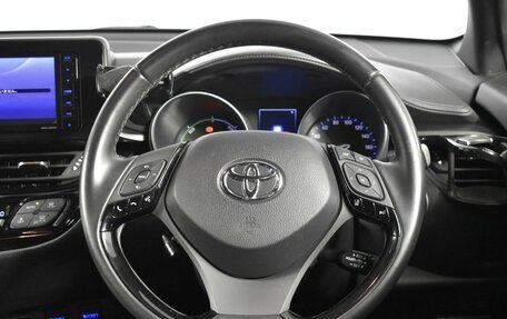 Toyota C-HR I рестайлинг, 2019 год, 1 994 900 рублей, 12 фотография