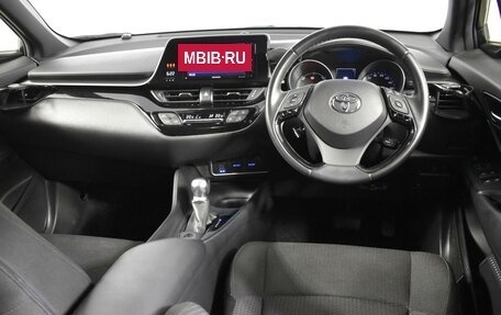 Toyota C-HR I рестайлинг, 2019 год, 1 994 900 рублей, 6 фотография