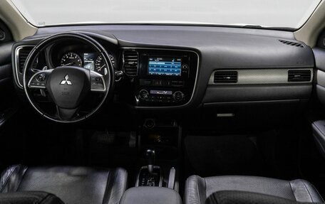 Mitsubishi Outlander III рестайлинг 3, 2012 год, 1 599 000 рублей, 18 фотография