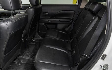 Mitsubishi Outlander III рестайлинг 3, 2012 год, 1 599 000 рублей, 15 фотография